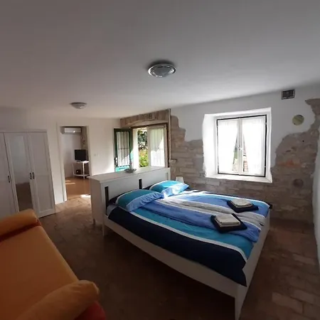 Apartma Fiorina Сечовле
